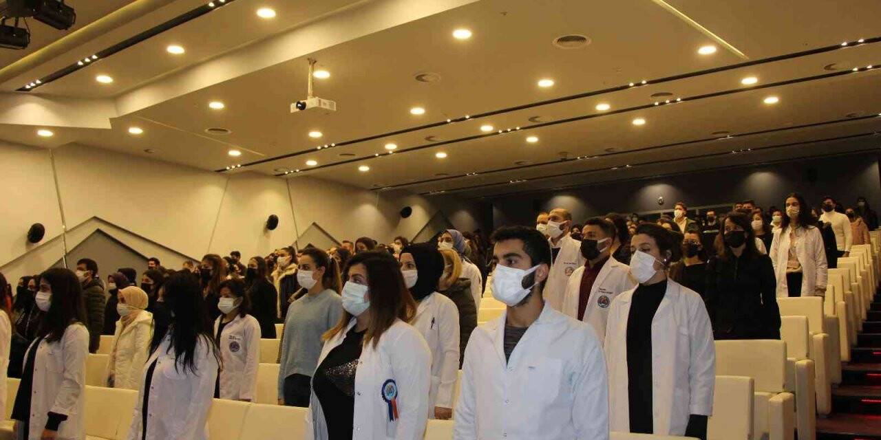 Avrasya Üniversitesi’nde Atatürk’ün 5 yıllık sanayi planı anlatıldı