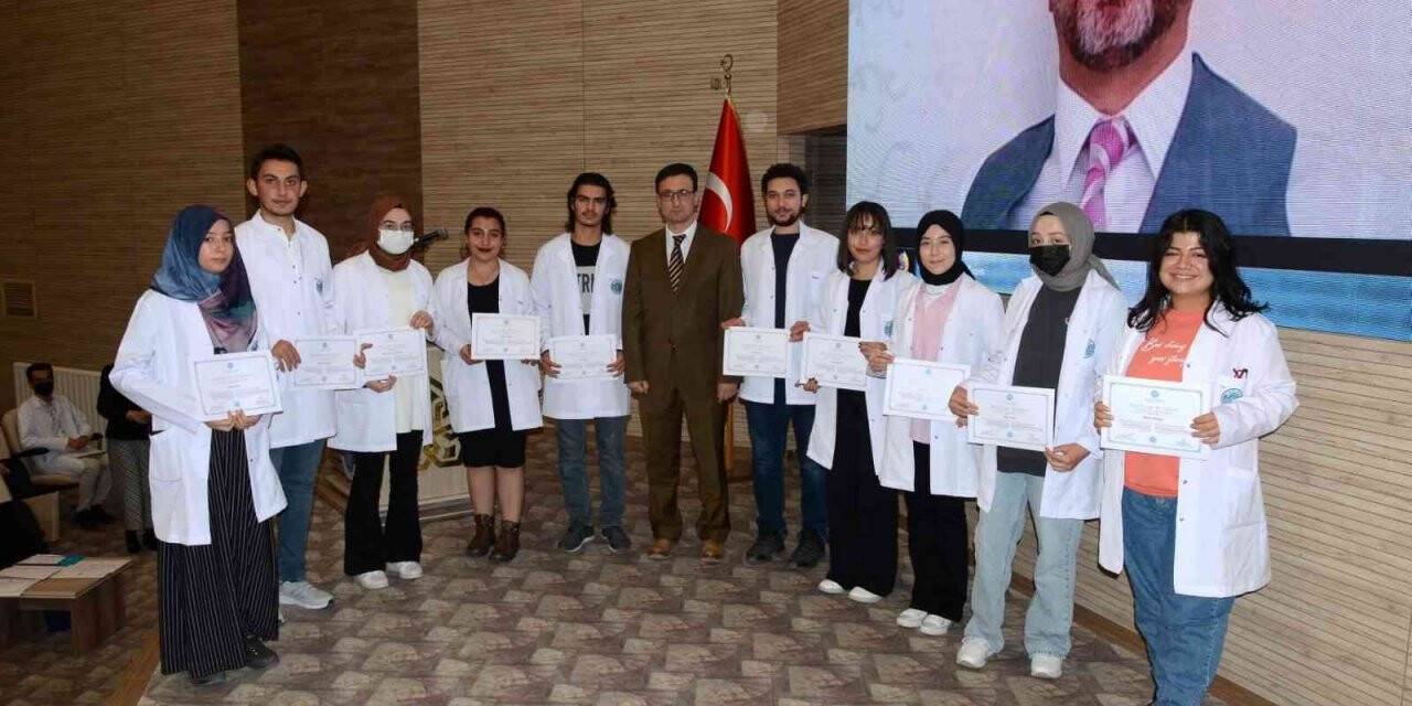 Akademik Gelişim Programı’nı tamamlayan Meram Tıp öğrencileri sertifikalarını aldı