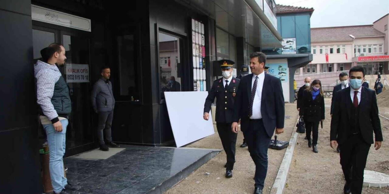 Akyazı’da mahalleler güzelleşiyor