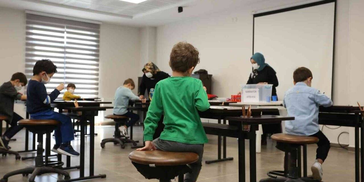 Serdivan Belediyesi Çocuk Akademisi’ne büyük ilgi