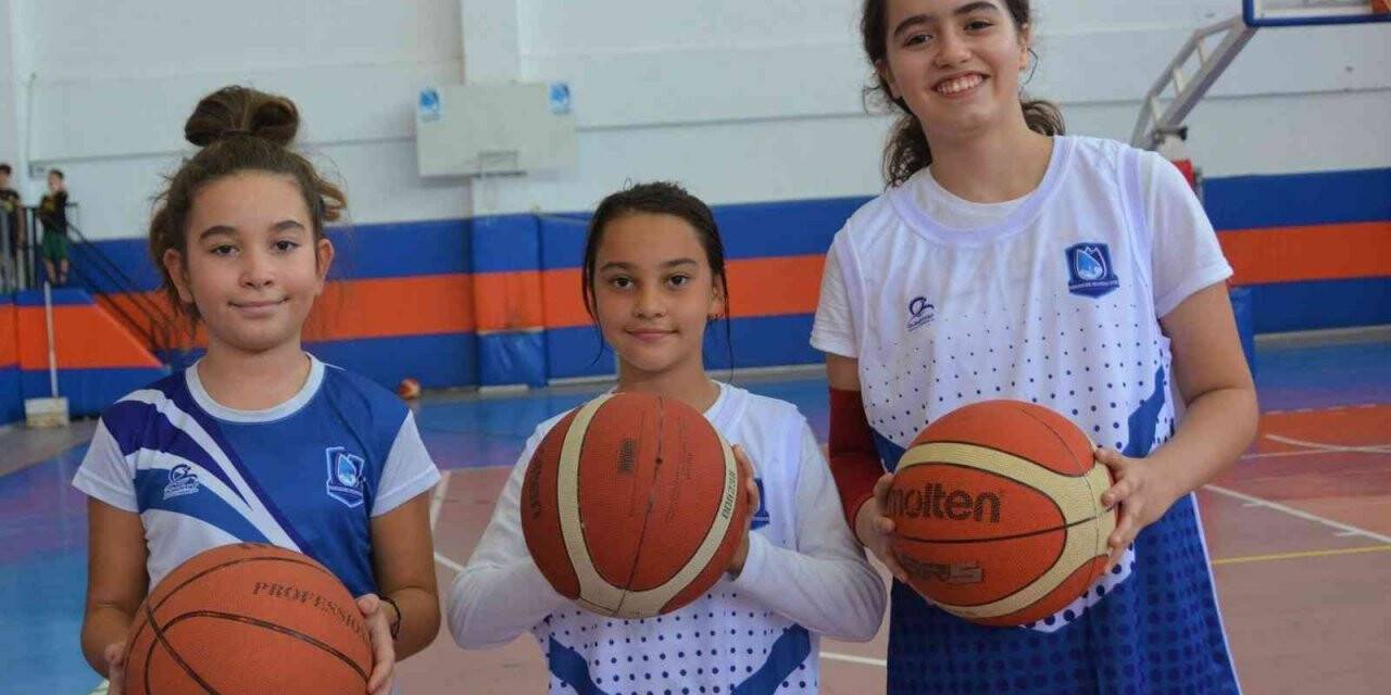Yunusemre’de kız basketbol okulu açıldı