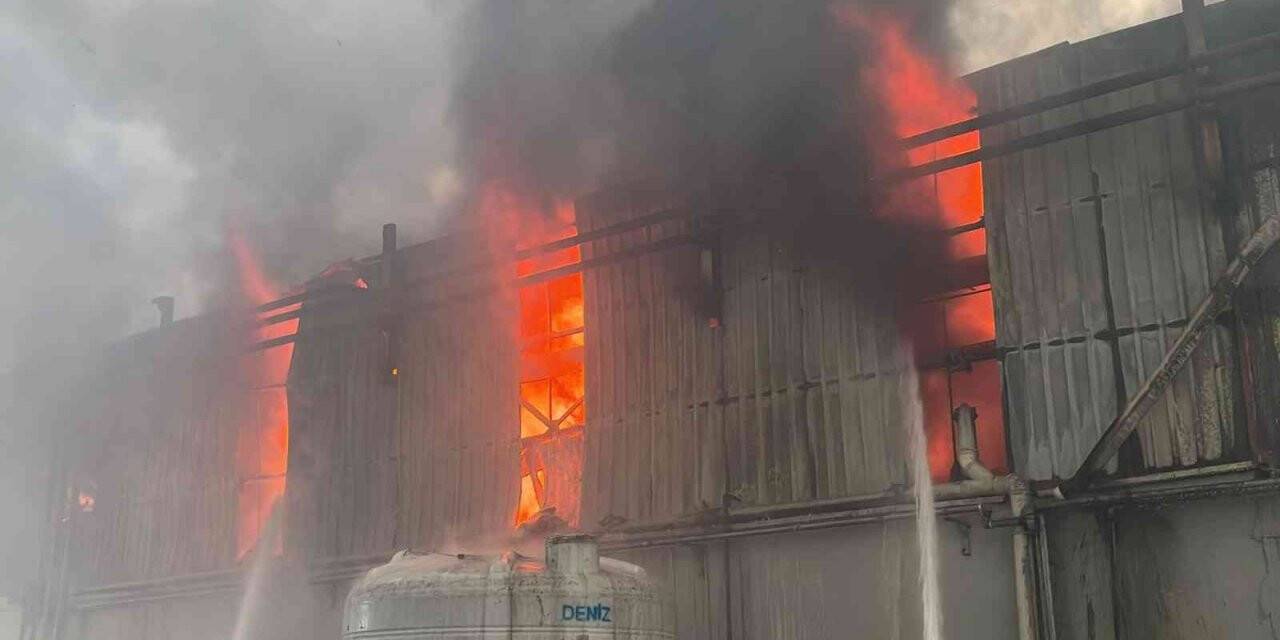 Kocaeli’nde büyük fabrika yangını