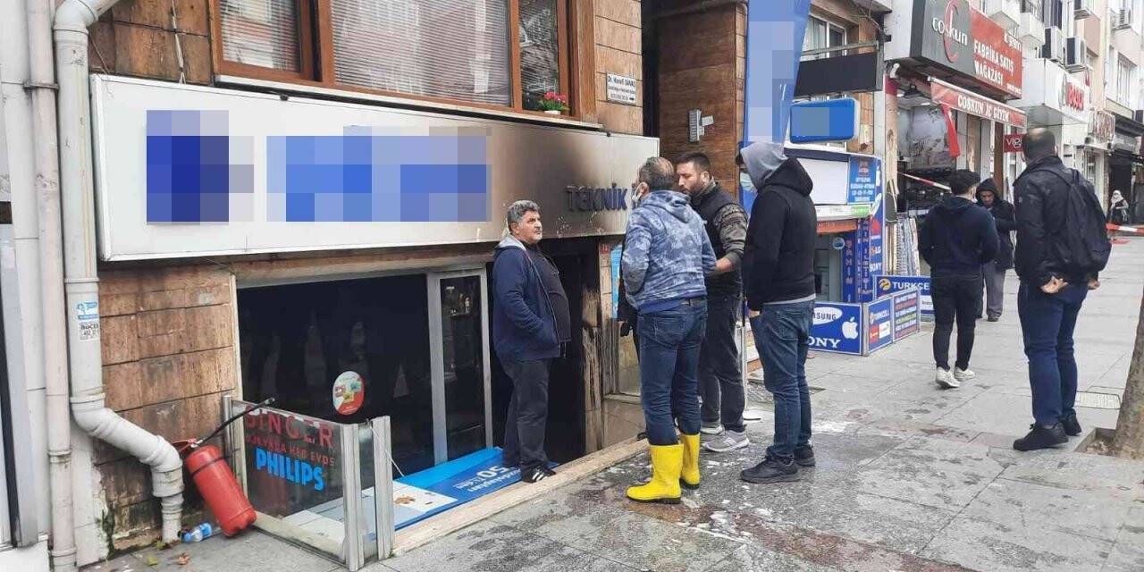 Kahve almak için dışarı çıktı, döndüğünde iş yerini alevler içinde buldu