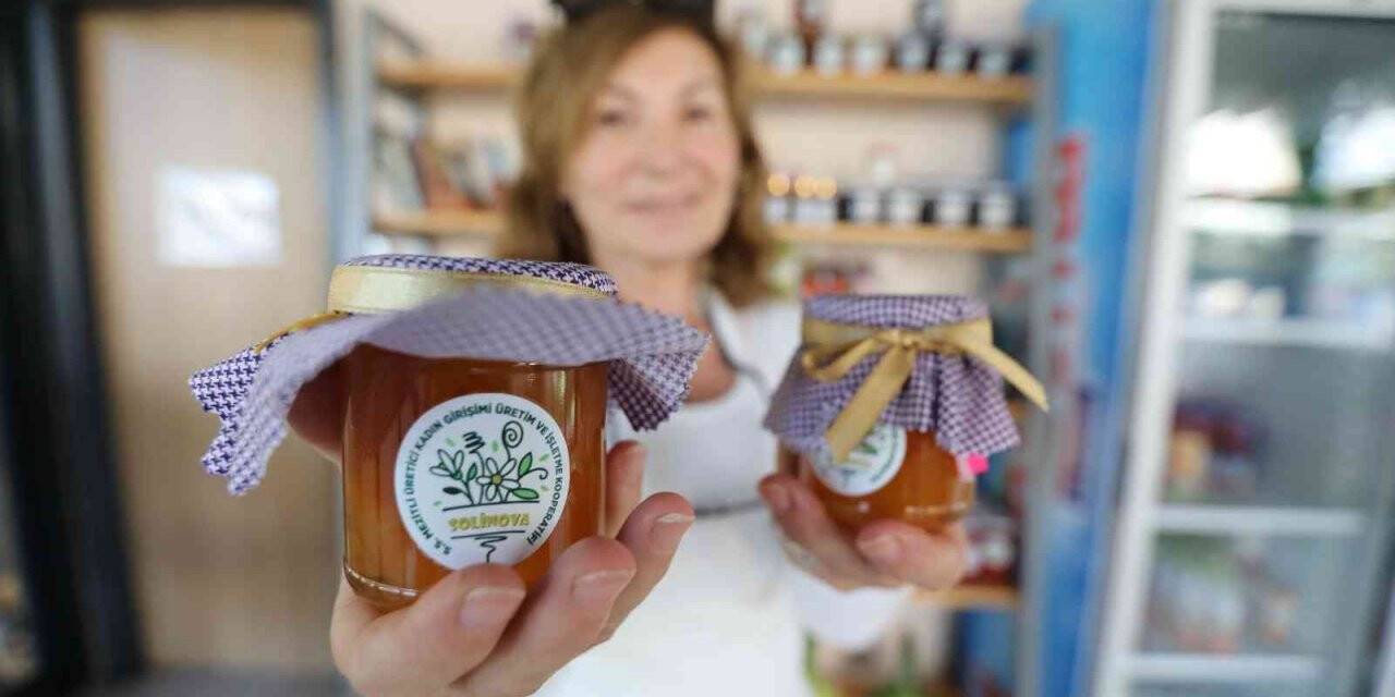 Özgür Kafe, vatandaşla kooperatif ürünlerinin buluşma noktası oldu