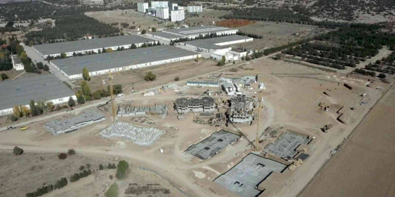 Isparta’da emekli ve dar gelirli aileler ev sahibi oluyor