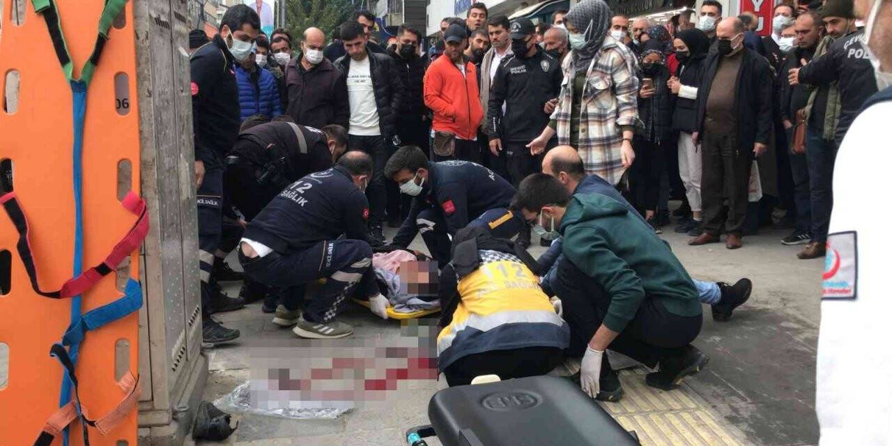 10’uncu kattan kendini boşluğa bıraktı, aşağıdaki vatandaşın üzerine düştü: 1 ölü, 1 yaralı