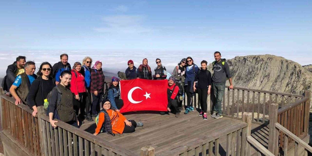 Yalovalı dağcılar, M. Kemalpaşa’nın tabiatına hayran kaldı