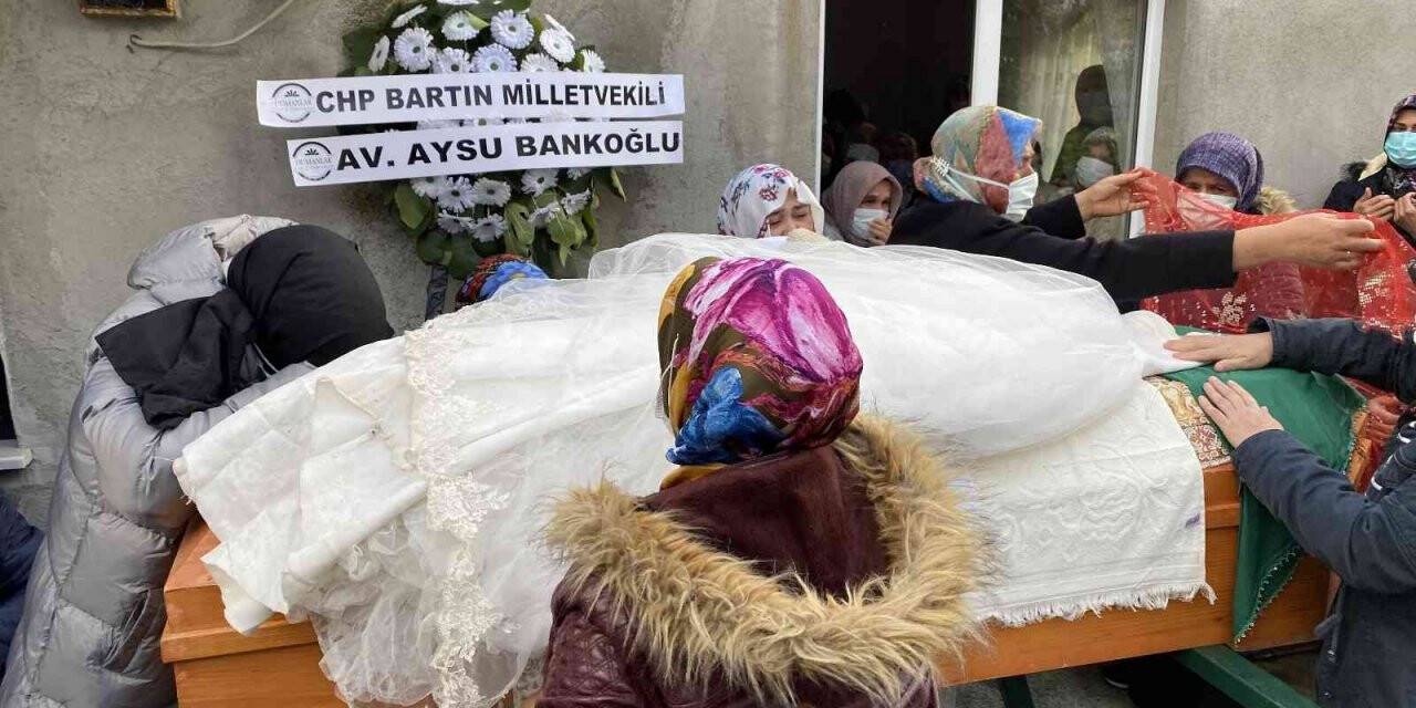 Eski sevgilisi tarafından vurulan genç kız toprağa defnedildi