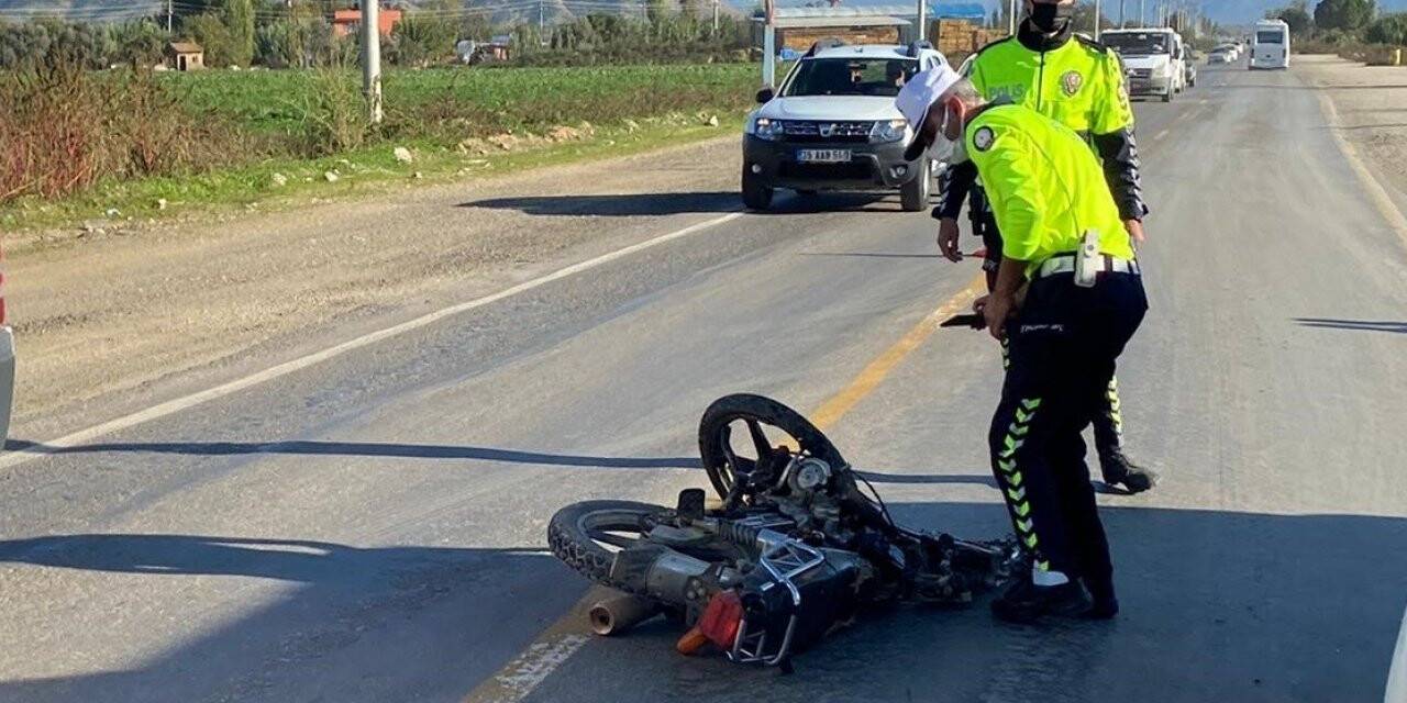 Hafriyat kamyonuna çarpan motosiklet sürücüsü hayatını kaybetti