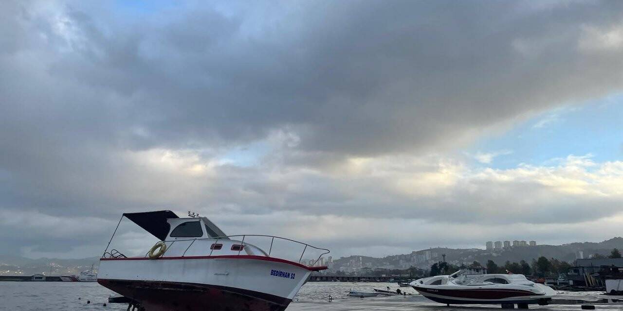 Kayıklar karaya çıktı
