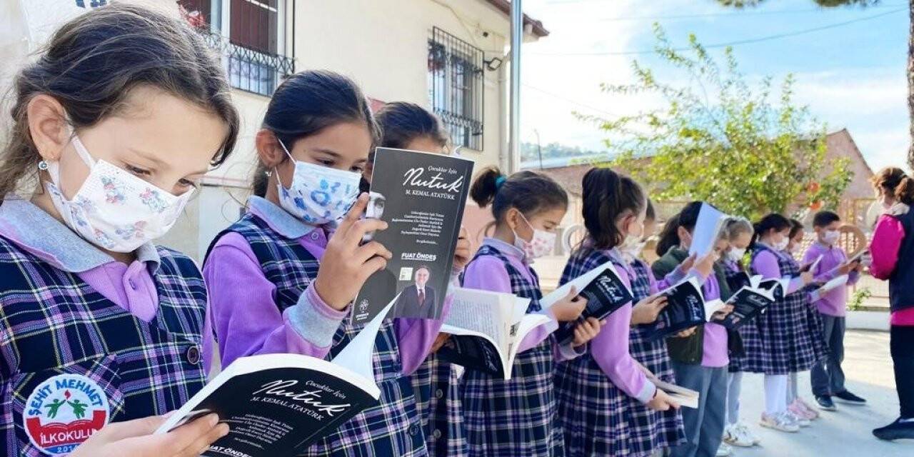 Germencik Belediye Başkanı Öndeş’ten çocuklara anlamlı hediye