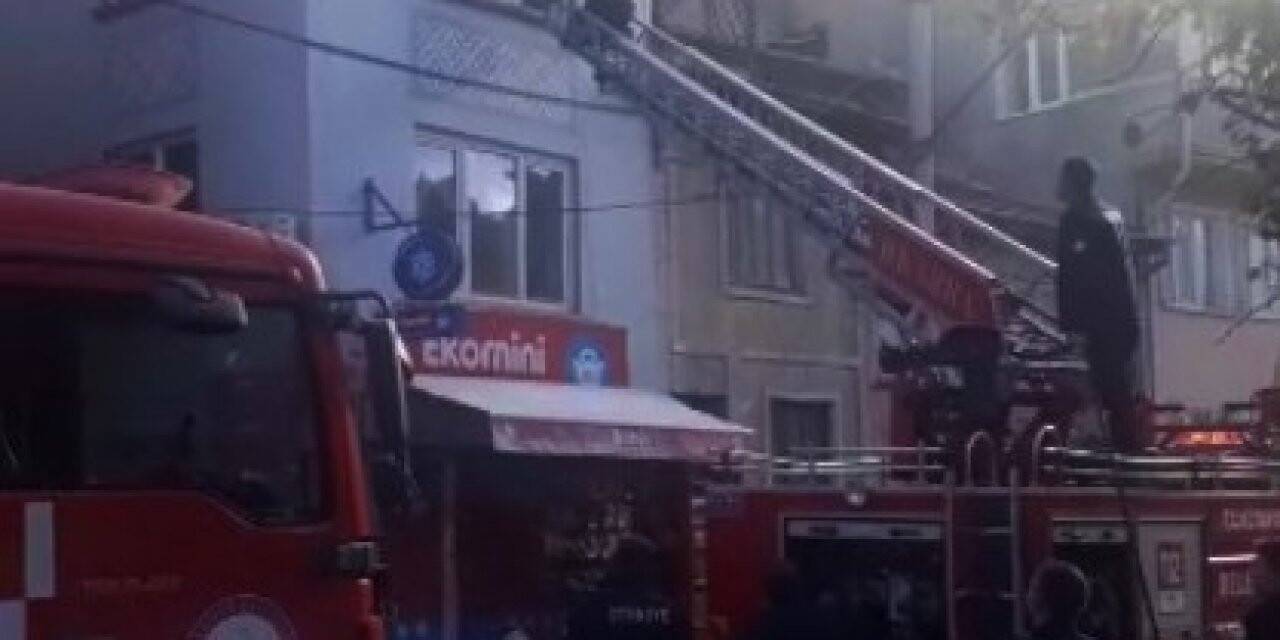 Dumandan etkilenerek bayılan kadını itfaiye ekipleri kurtardı