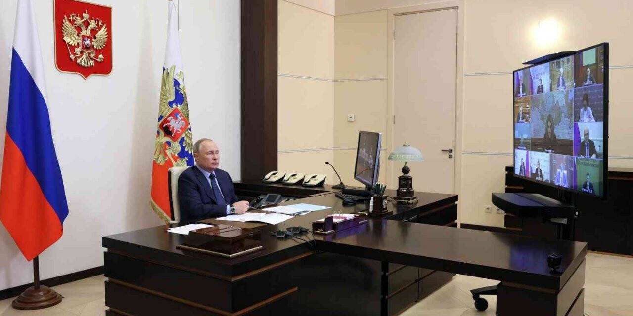 Rusya Devlet Başkanı Putin: "Aşılamayı tamamlamazsak şimdiye kadar yapılan tüm çabalarımız boşa gider"