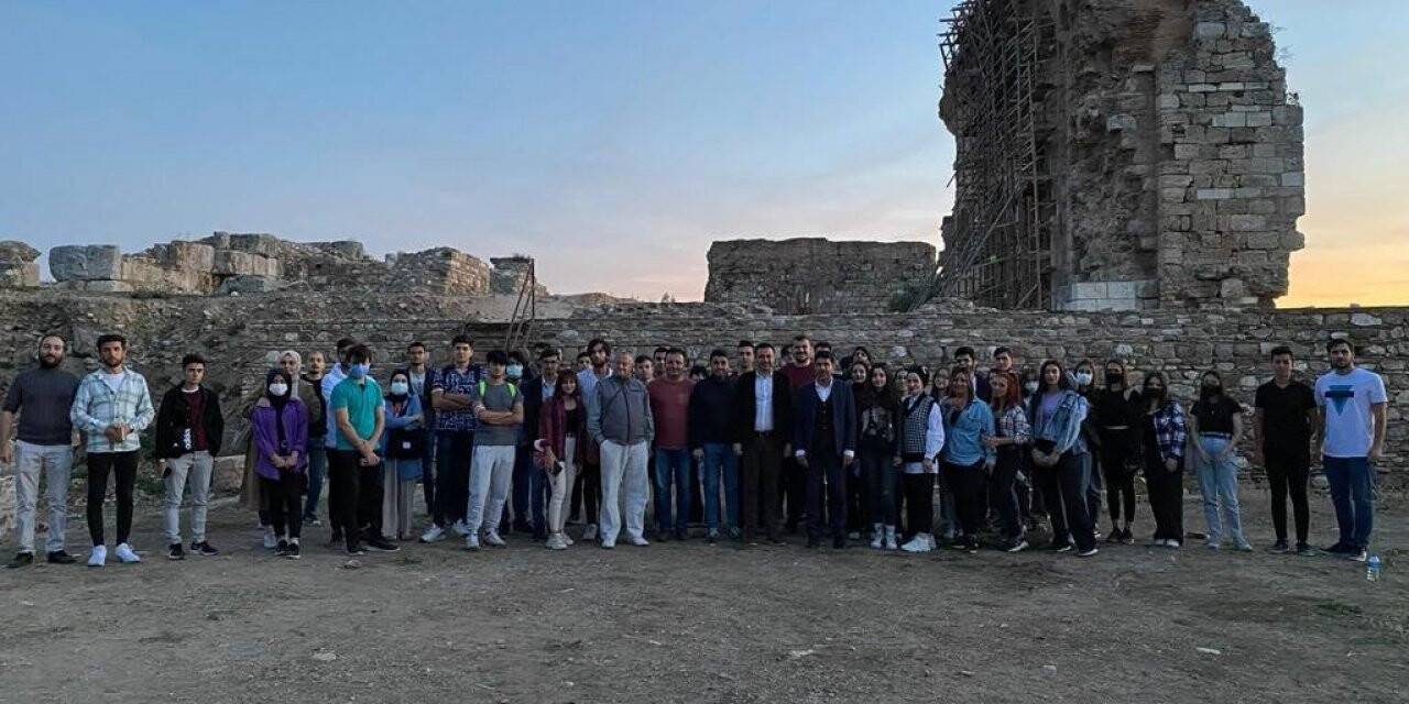 ADÜ Rektörü Aldemir, antik kent gezisine katıldı