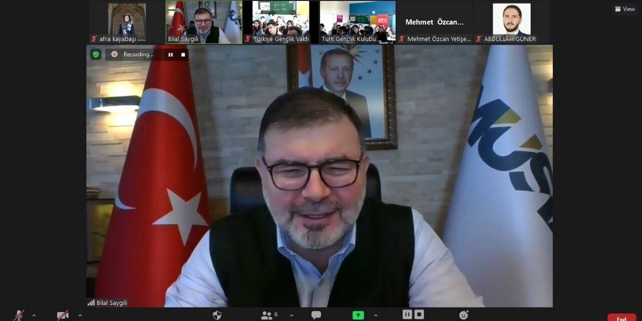 MÜSİAD İzmir Başkanı Bilal Saygılı, gençlere tecrübelerini paylaştı