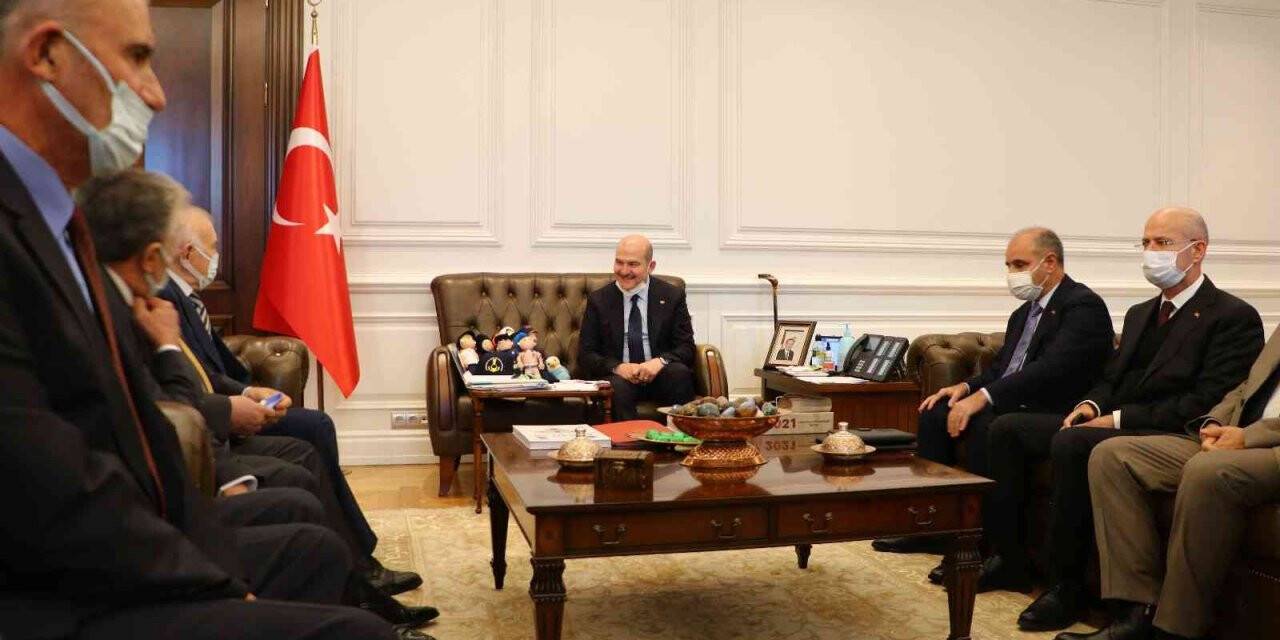 Bakan Soylu polis emeklileri ile bir araya geldi