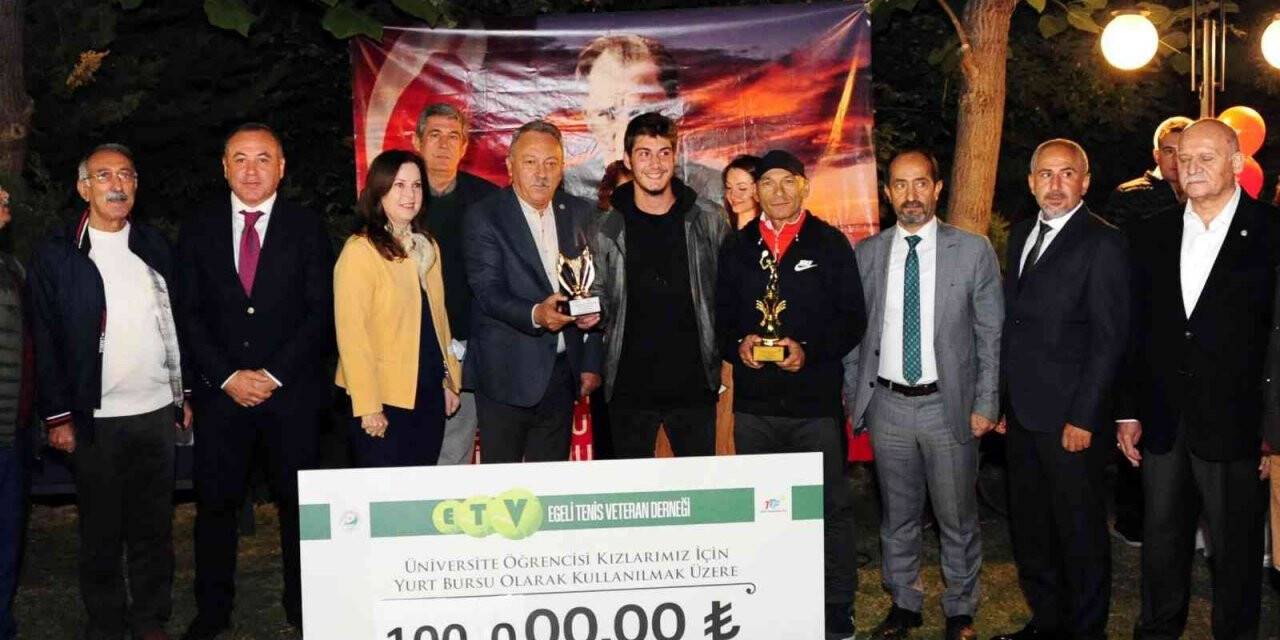 Tenis turnuvası eğitime destek oldu