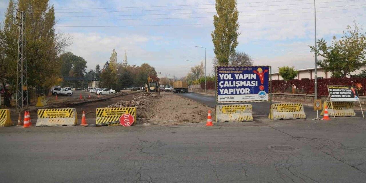 Mensucat caddesi yenileniyor
