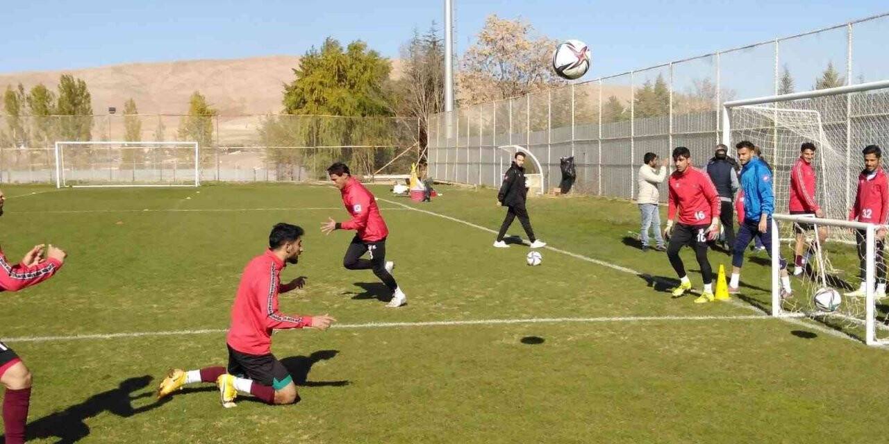 Elazığspor tam kadro çalıştı
