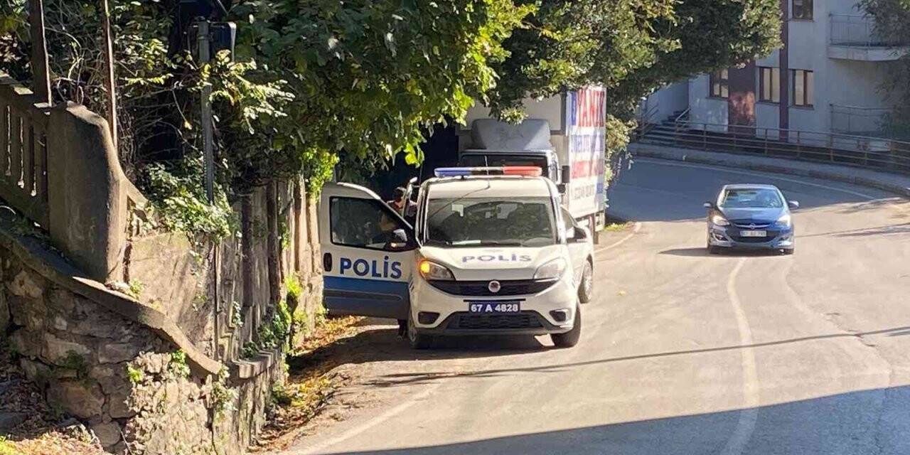 Polisi harekete geçiren şüpheli paket turşu bidonu çıktı