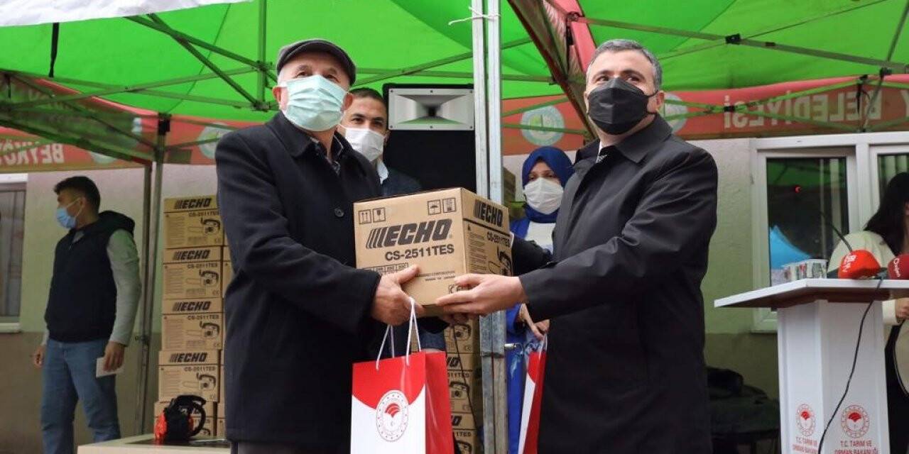 Çiftçilere ekipman desteği