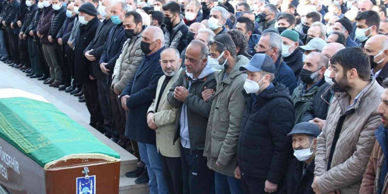 Samuray kılıçlı saldırıda katledilen genç mimar son yolculuğuna uğurlandı