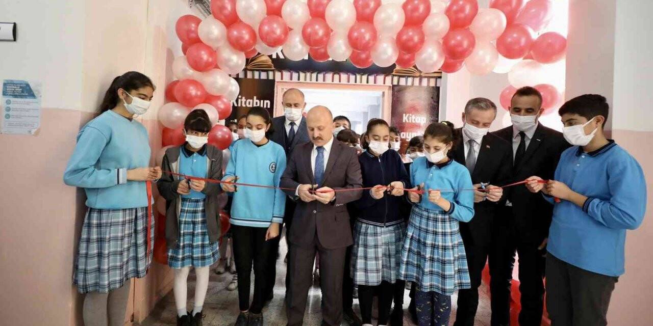 "Kütüphanesiz Okul Kalmayacak” projesi ile kütüphaneye kavuşan okullarda Ağrı’nın değerleri kütüphaneleri süsleyecek