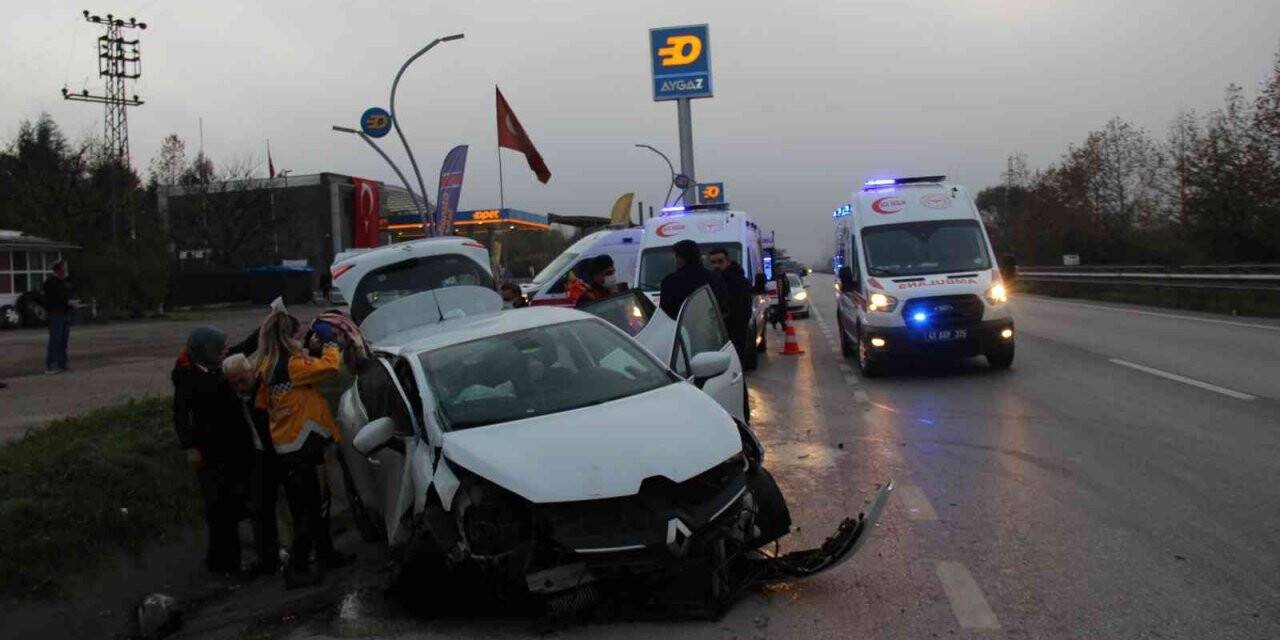 Sis nedeniyle meydana gelen kazada 1’i çocuk 5 kişi yaralandı
