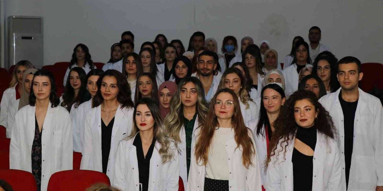 Beslenme ve Diyetetik Bölümü öğrencileri önlük giydi