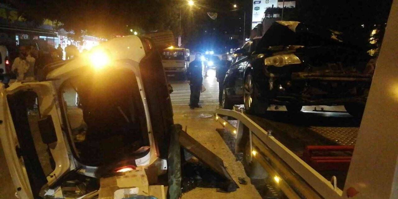Otomobil ile hafif ticari araç çarpıştı: 3 yaralı