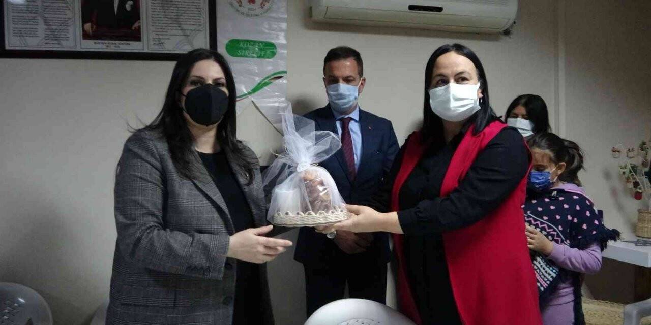 AK Parti Genel Başkan Yardımcısı Sarıeroğlu, kadın kooperatiflerini ziyaret etti