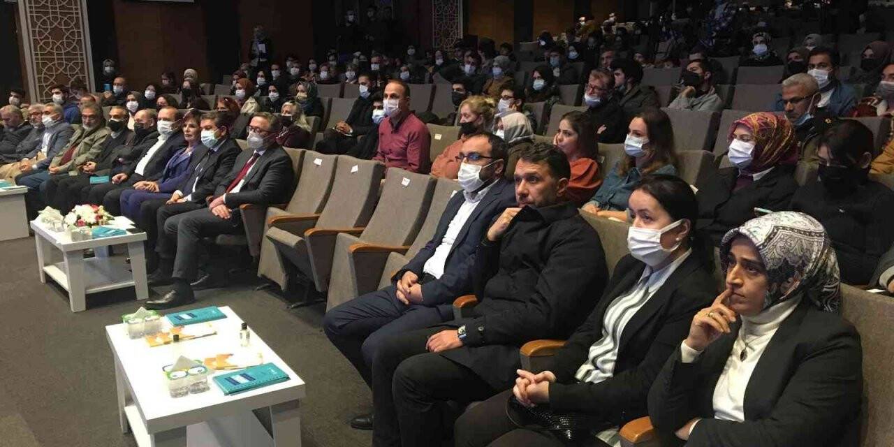 Esenler Belediyesi’nden Hülya Koçyiğit’e onur ödülü