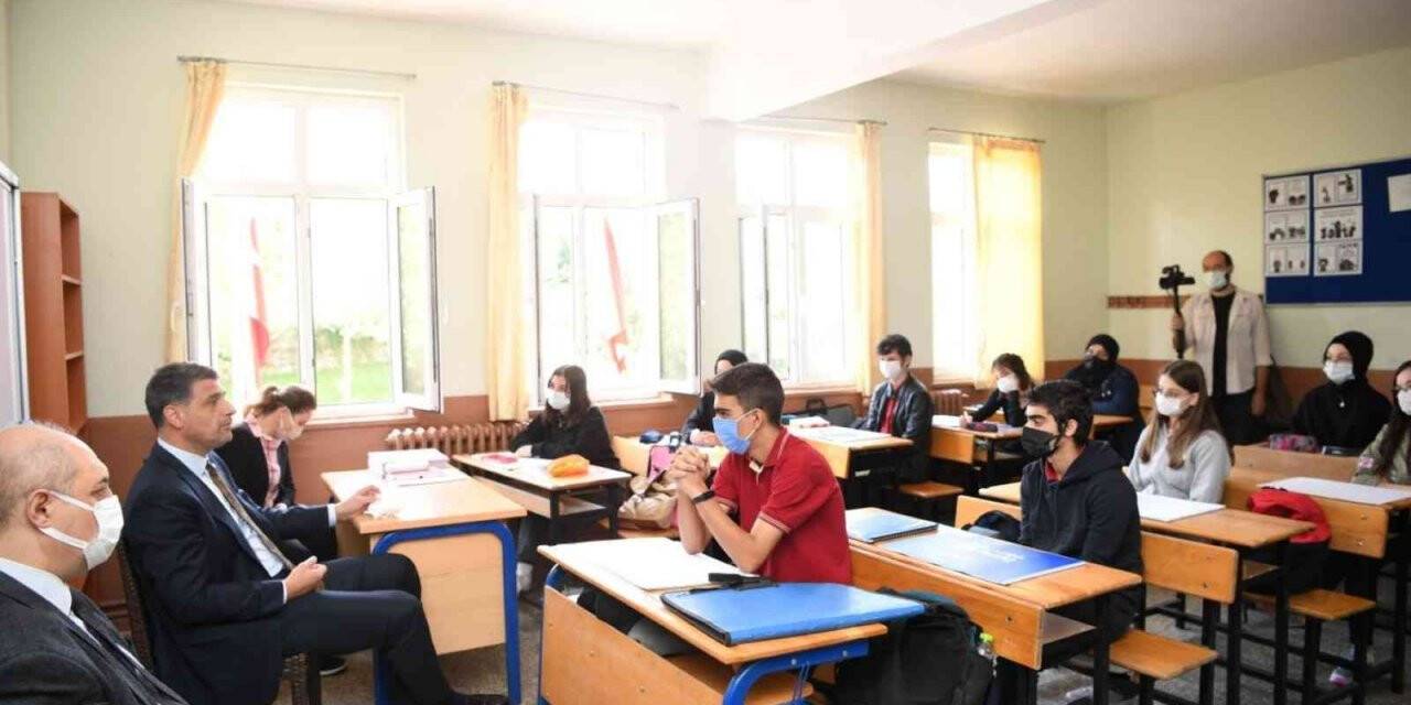 Başkan Kocaman, liseli öğrencilerle buluştu