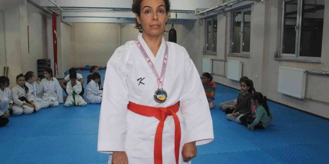 Kadın doktor karatede dünya 2.’si oldu