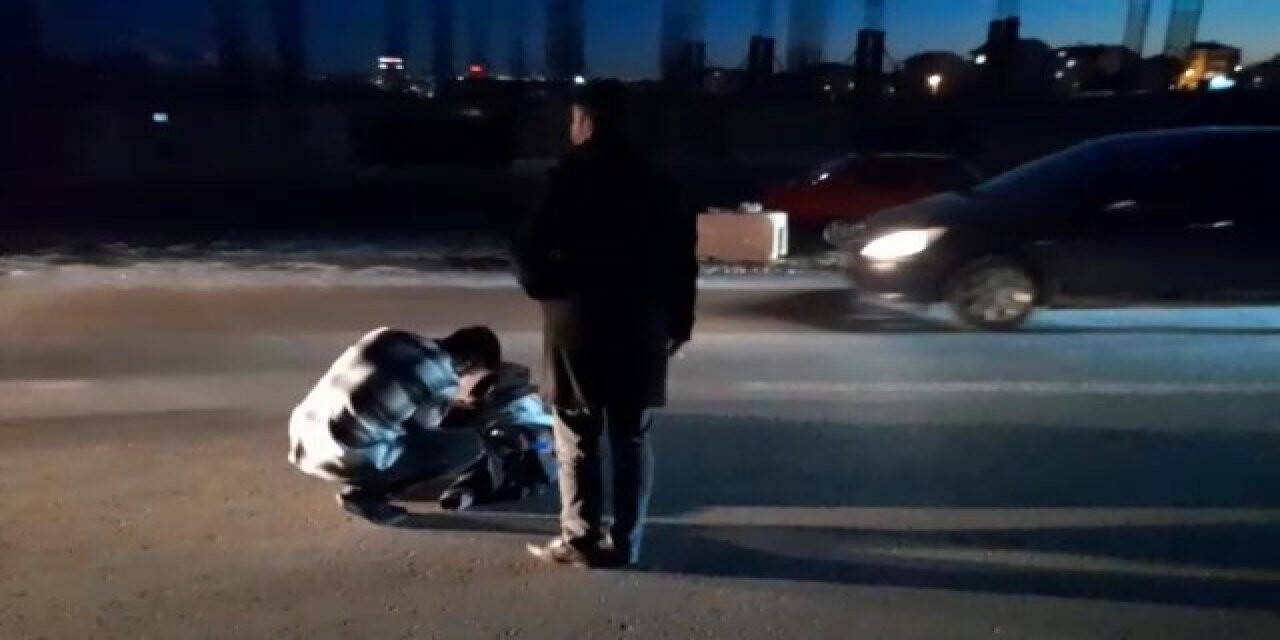 Hurda toplayan yaşlı kadına otomobil çarptı
