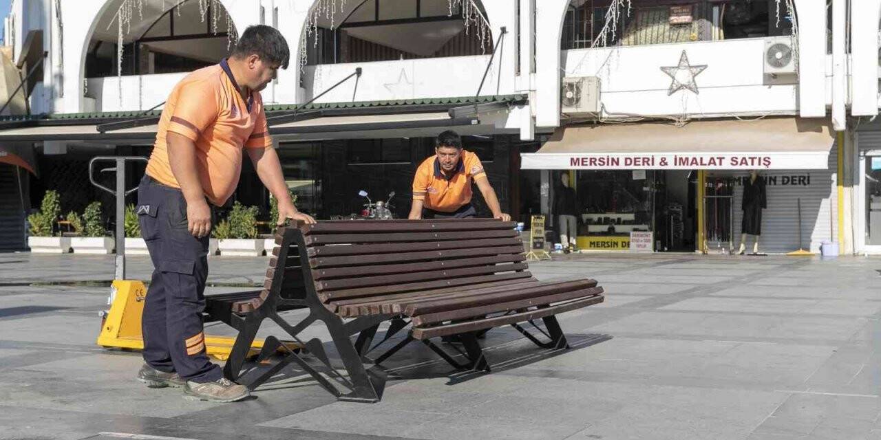 Kent mobilyaları ve peyzaj çalışmaları aralıksız sürüyor