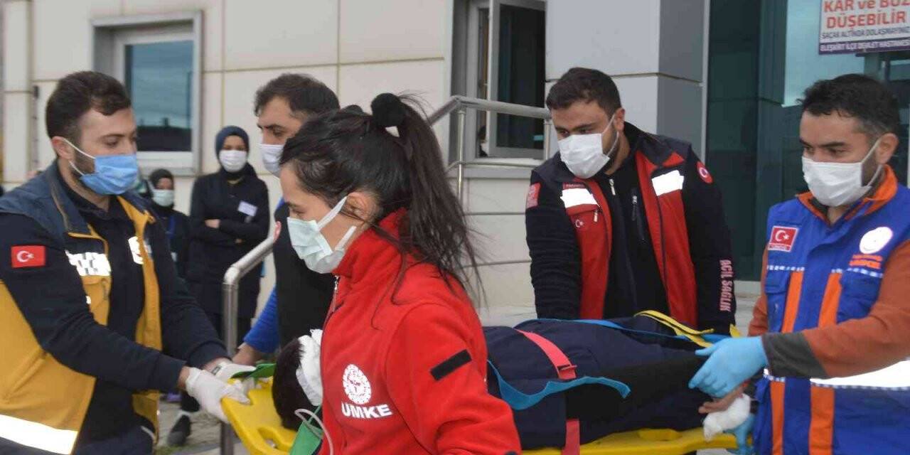 Eleşkirt Devlet Hastanesinde gerçeği aratmayan yangın tatbikatı