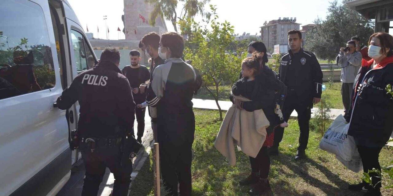 Didim’de göçmen teknesi battı, kızını kurtarmak isterken öldü
