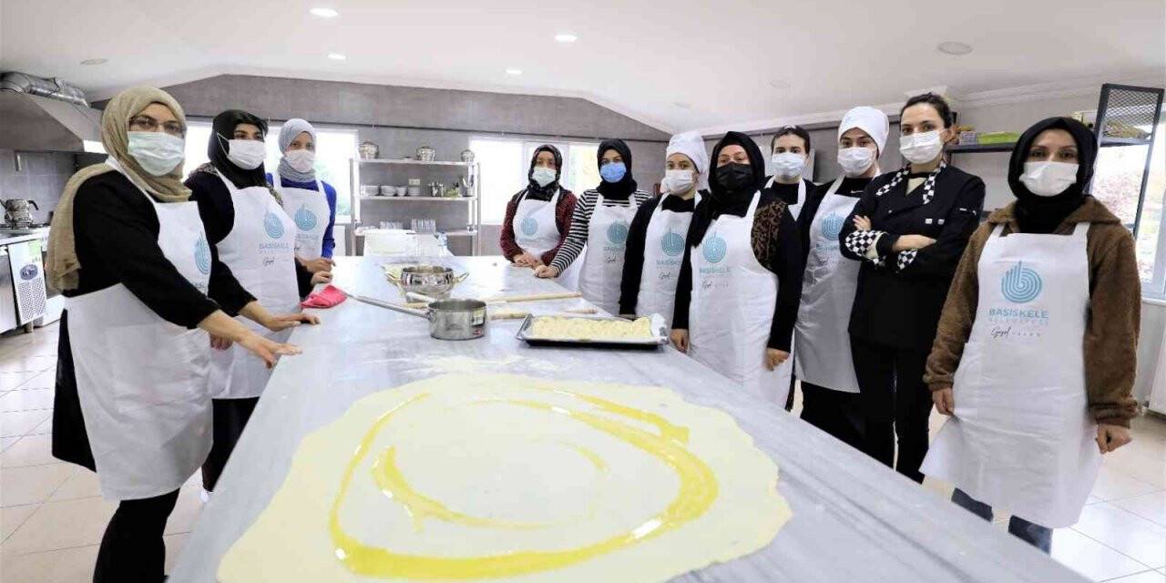 Pastacılık kursunda eğitimler başladı