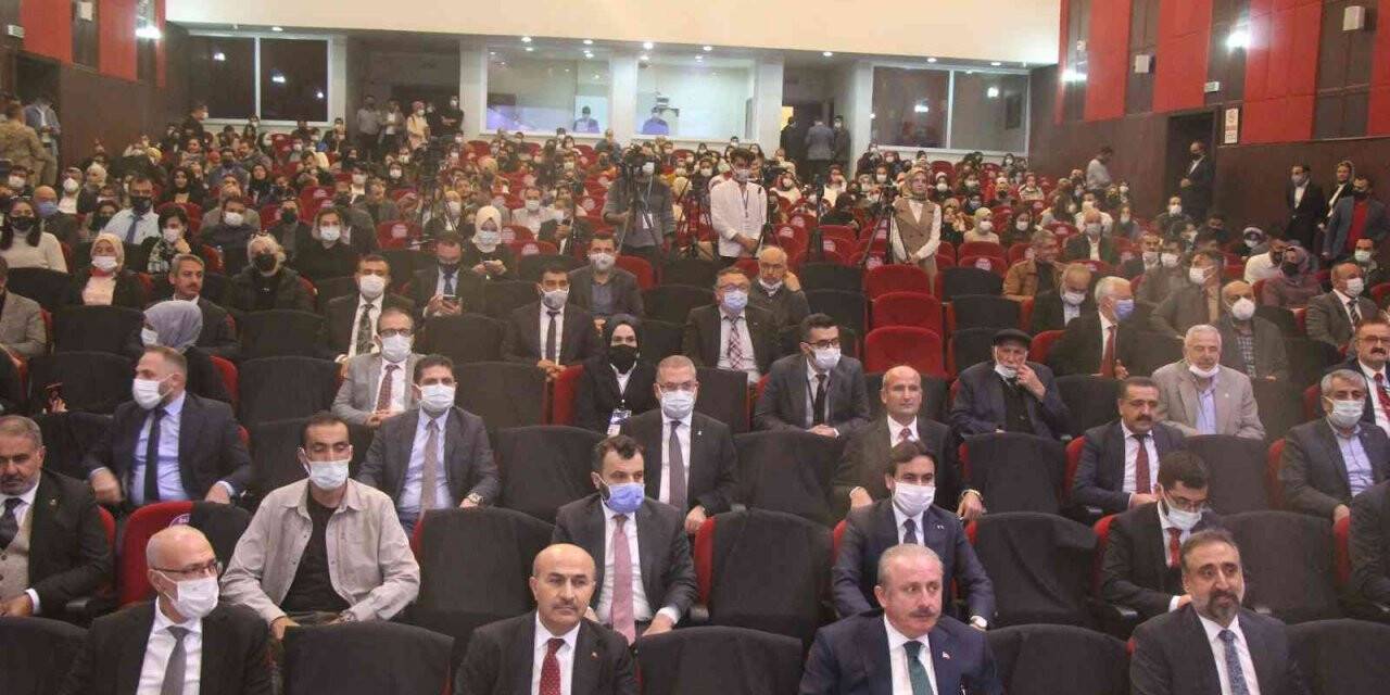 Şentop: "Dünyanın hiçbir yerinde, parlamenter sistemde de diğer sistemlerde de soruların yüzde 100 cevaplandırılması söz konusu değil"