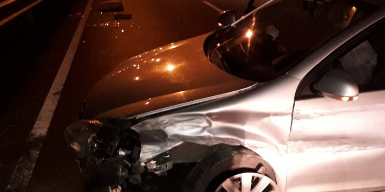 Kediye çarpmamak için kaza yaptı: 2 yaralı