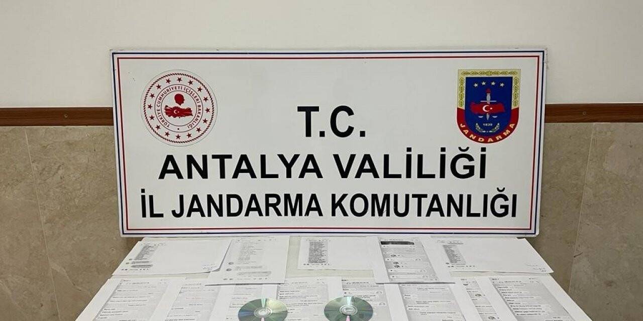 Antalya’da vatandaşları ‘operasyon yapılacak’ diyerek dolandıran şahıs yakalandı