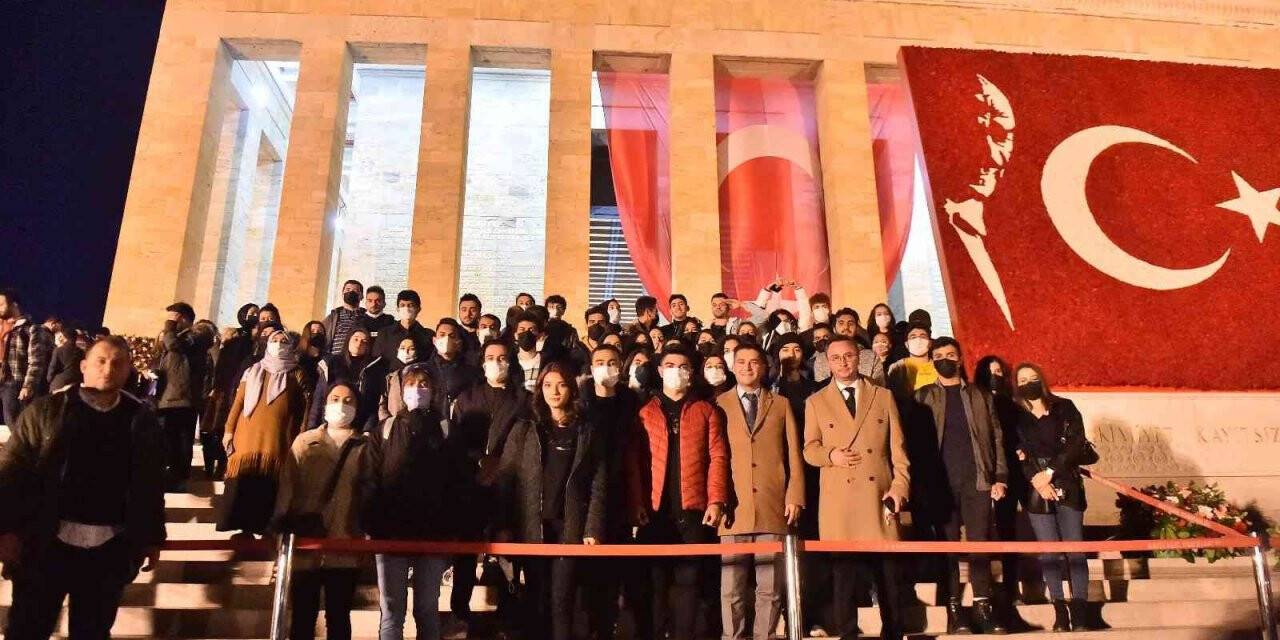 Başkentliler Büyükşehir Belediyesinin ev sahipliğinde 10 Kasım Haftasında Atatürk’ü andı