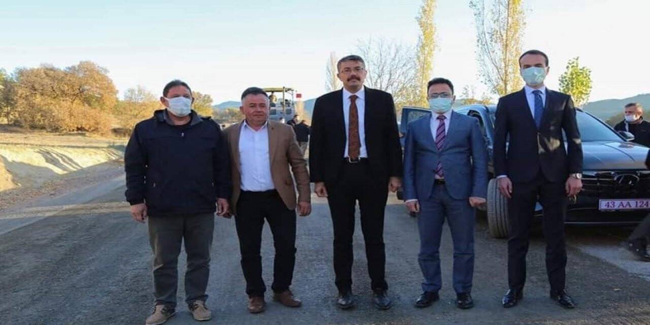 Vali Ali Çelik Gediz’de yol yapım çalışmasını inceledi