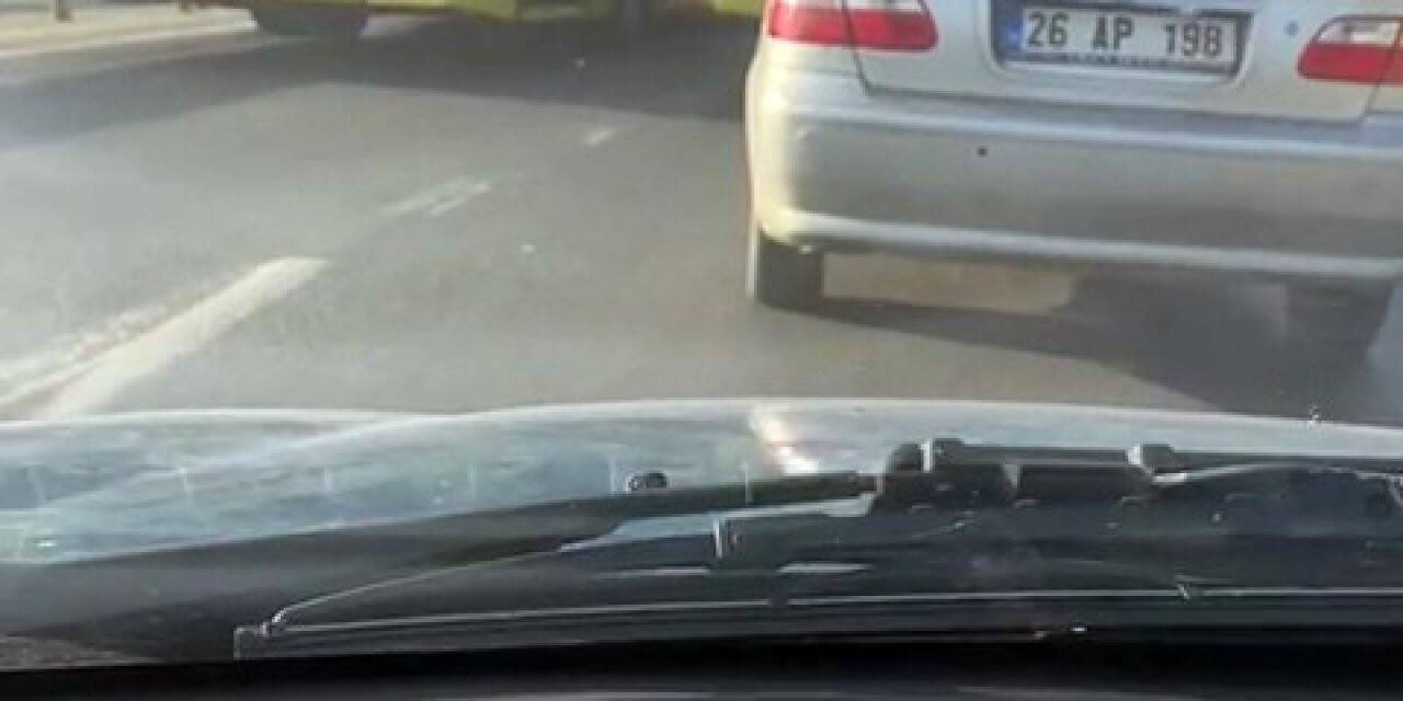 Eyüpsultan’da İETT otobüsü arıza yaptı, trafik felç oldu