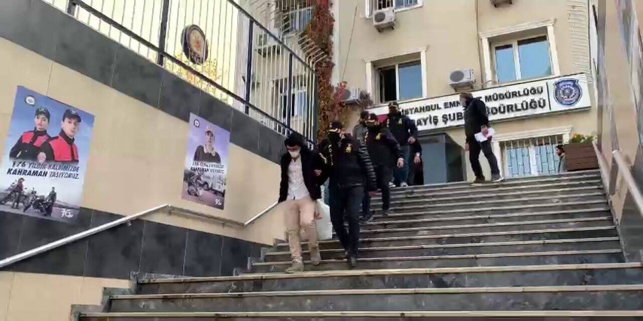 Havalimanında transit kargo paketlerinden hırsızlık yapan şahıslar tutuklandı
