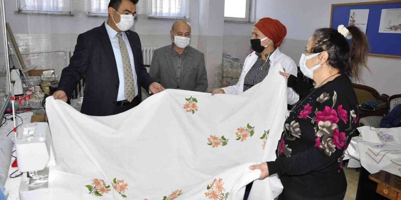 Safranbolu’da el sanatları geleceğe taşınıyor