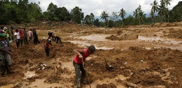 Afganistan'da facia: 400 ölü, 2 bin kayıp!