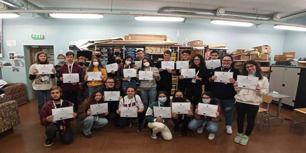 Afyon Lisesi öğrenci ve öğretmenleri Estonya’da Türkiye’yi temsil etti