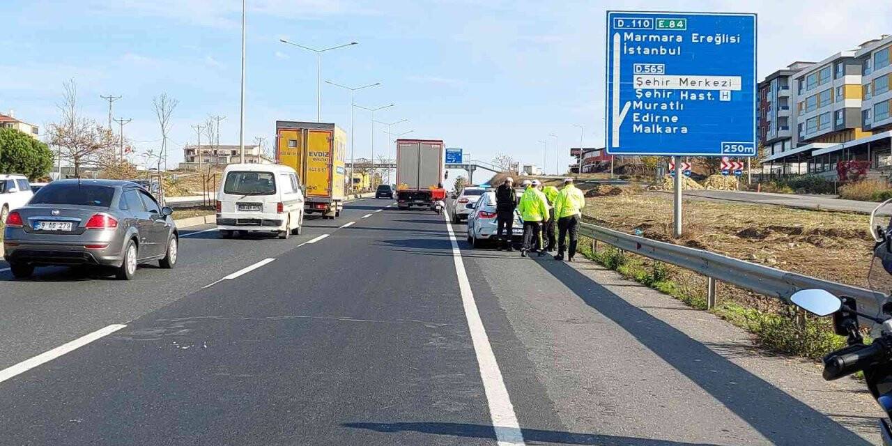 Tekirdağ’da polisin uygulama noktasında kaza: 1 polis hafif yaralı